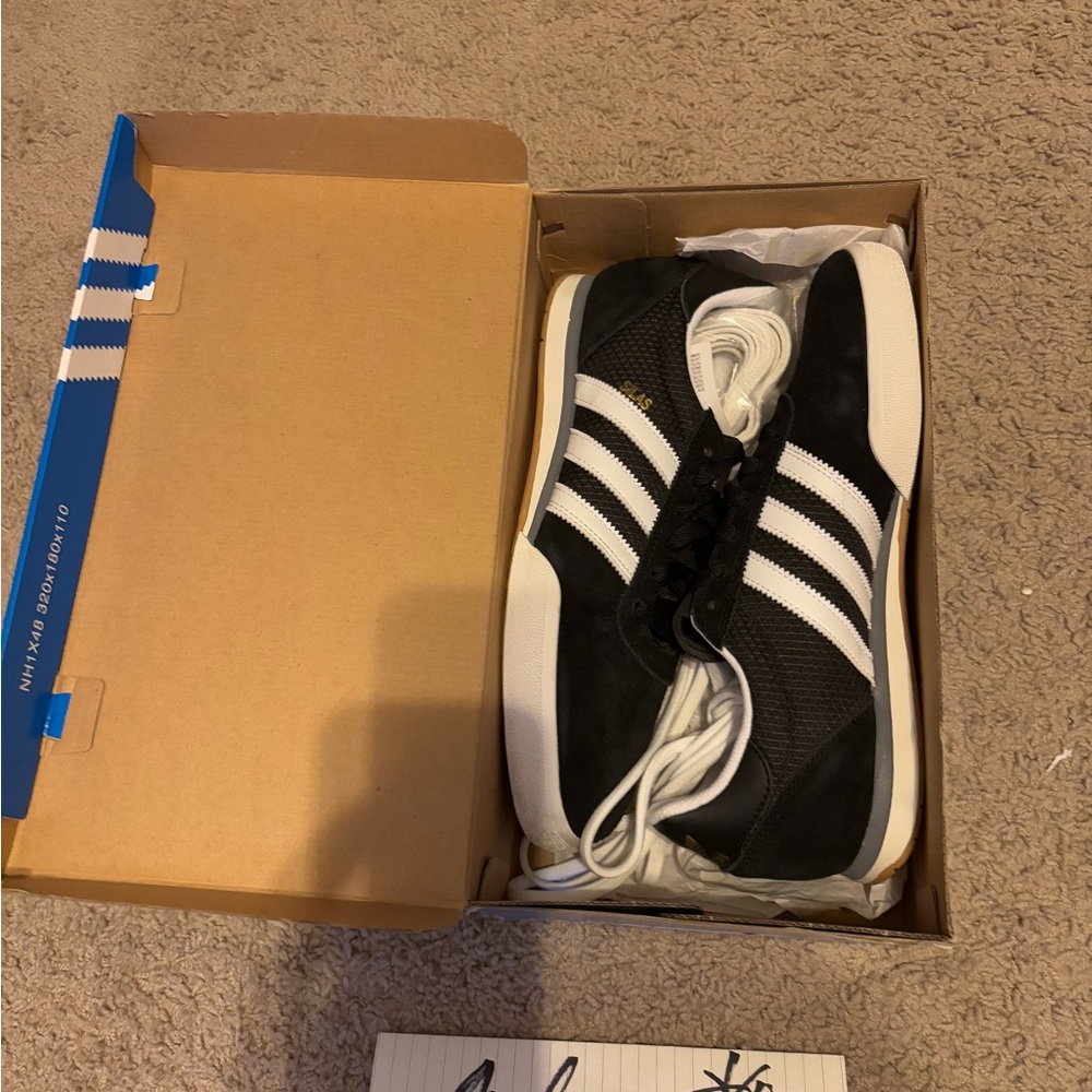 Adidas Silas SLR sneakers size 9.5 NIB